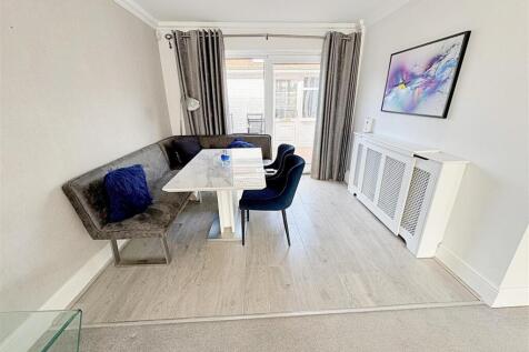 DINING ROOM AREA