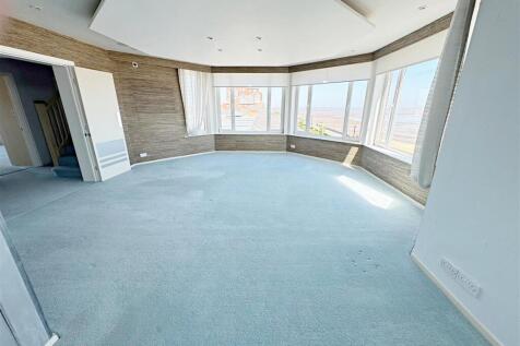 ADDITIONAL LIVING ROOM