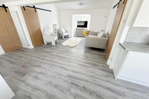 LIVING/AREA
