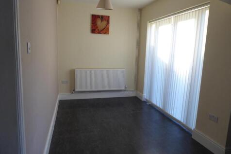 Dining / kitchen