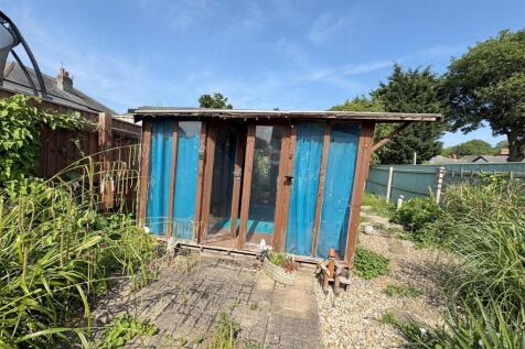 SUMMER HOUSE