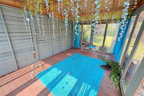 SUMMER HOUSE