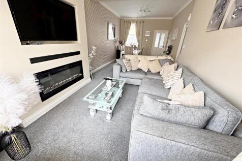 LOUNGE/DINER