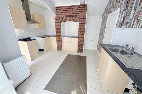 KITCHEN-BREAKFAST ROOM