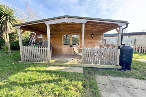 SUMMER HOUSE