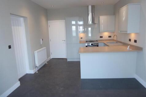 Open plan kitchen / lounge