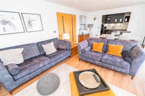 Lounge / Dining Room