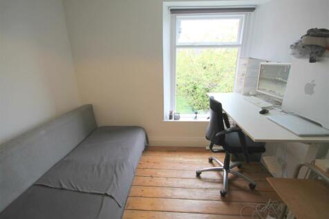 TD Bedroom 2b.JPG