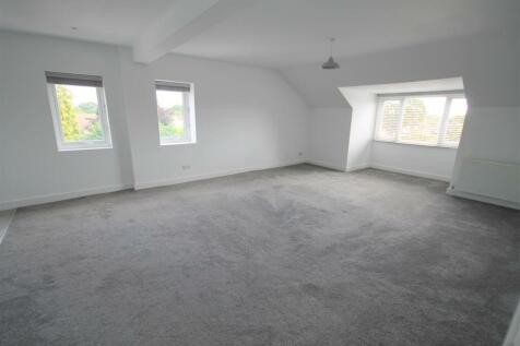 RH Lounge area.JPG