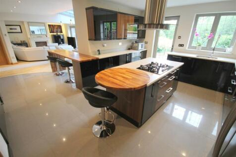 GB Kitchen iii.JPG
