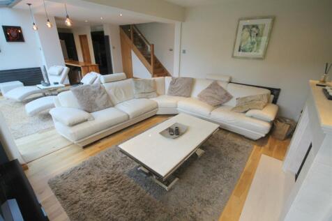 GB Lounge Living Area ii.JPG