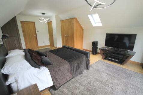 GB Bedroom 1iv.JPG
