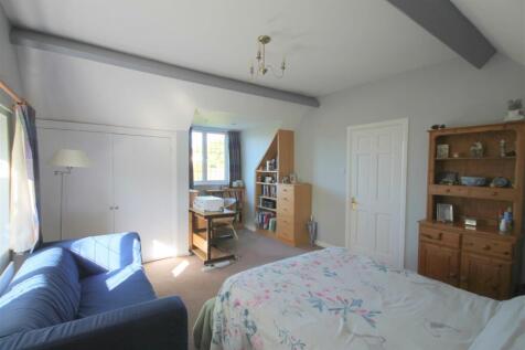 R Bedroom 1ii.JPG