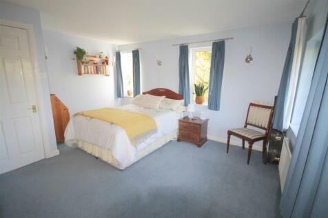 R Bedroom 2ii.JPG