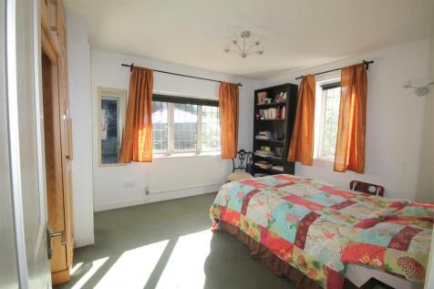 R Bedroom 3.JPG