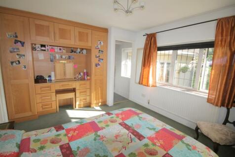 R Bedroom 3i.JPG