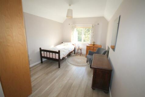 R Bedroom 4.JPG