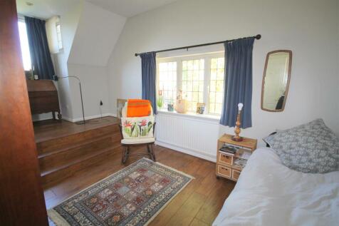 R Bedroom 5.JPG