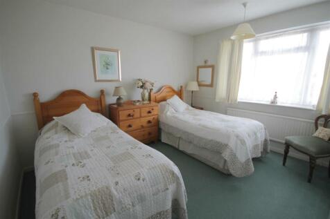 SD Bedroom 2ii.JPG