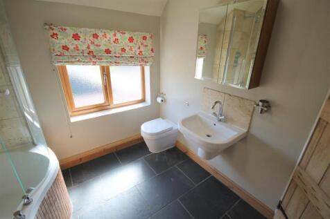 OGRD Bathroom ii.JPG