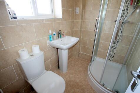 RA En suite_8787.JPG