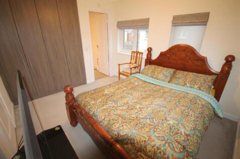 PW Bedroom 1i.JPG