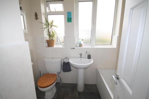 Bathroom.JPG