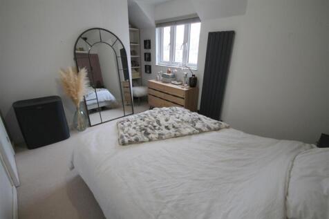 VCL Bedroom 1ii.JPG