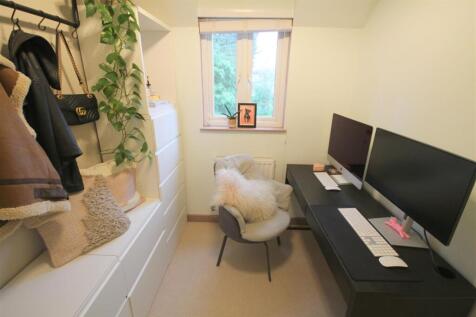 VCL Bedroom 2ii.JPG