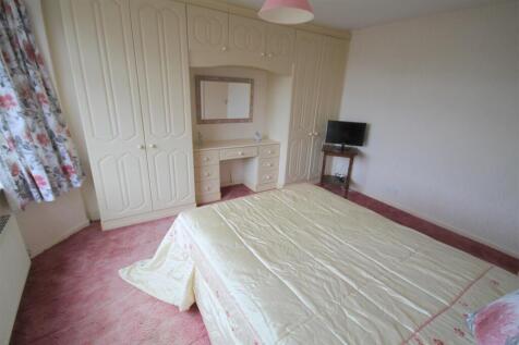SA Bedroom 1ii.JPG