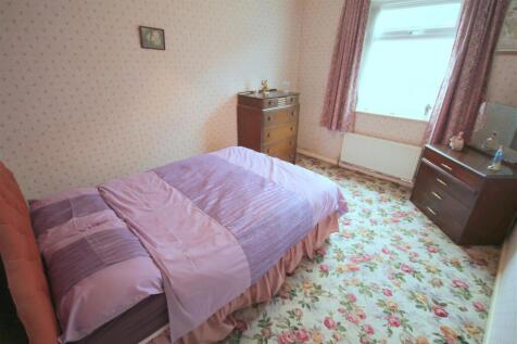 SA Bedroom 2iii.JPG