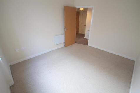 RC Bedroom 1iii.JPG