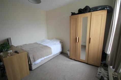 SR Bedroom c i.JPG