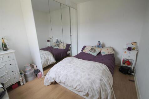 bed 2.jpg