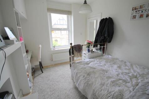 bed 3 window.jpg