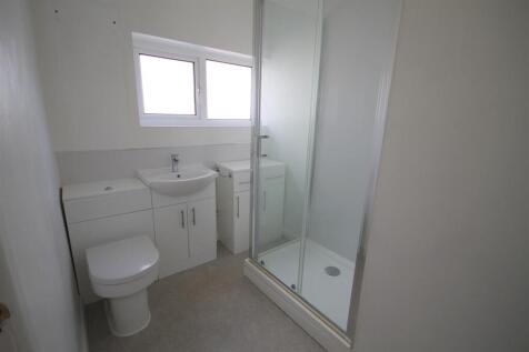B Shower Room.JPG