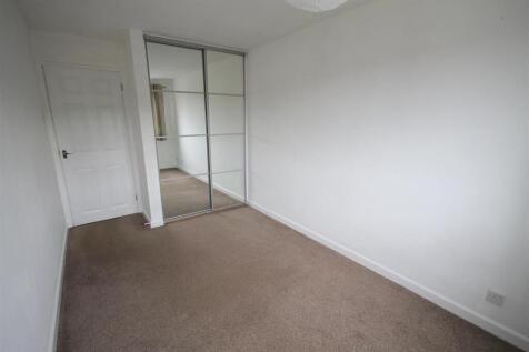 Bedroom 2.JPG