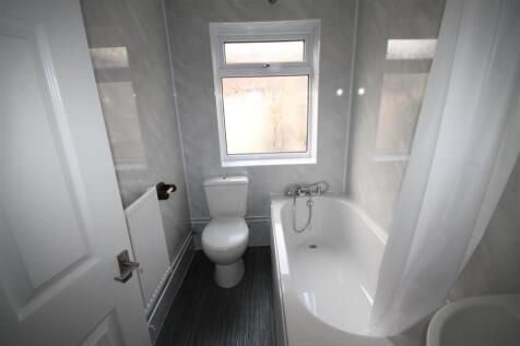 Bathroom.JPG