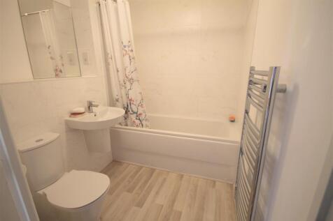 Bathroom2.JPG