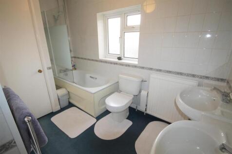 PC Bathroom.JPG