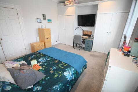 OR Bedroom 1v.JPG