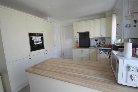 TA Kitchen i.JPG