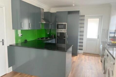 KITCHEN NEW.jpg