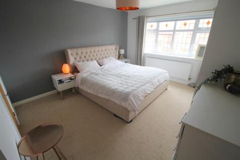 EL Bedroom One i.JPG