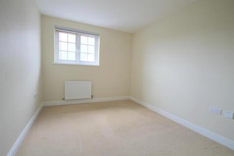 Bedroom 1 1.JPG