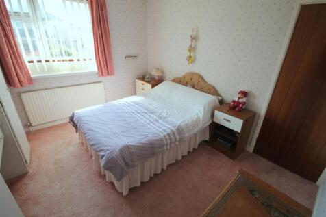 WR Bedroom 2i.JPG