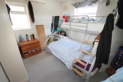 DW Bedroom b.JPG