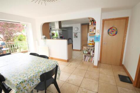 Kitchen dining room.JPG