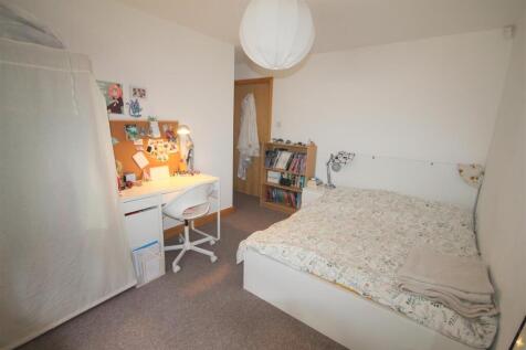 Bed 2i.JPG