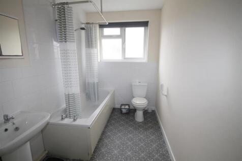 WR Bathroom.JPG